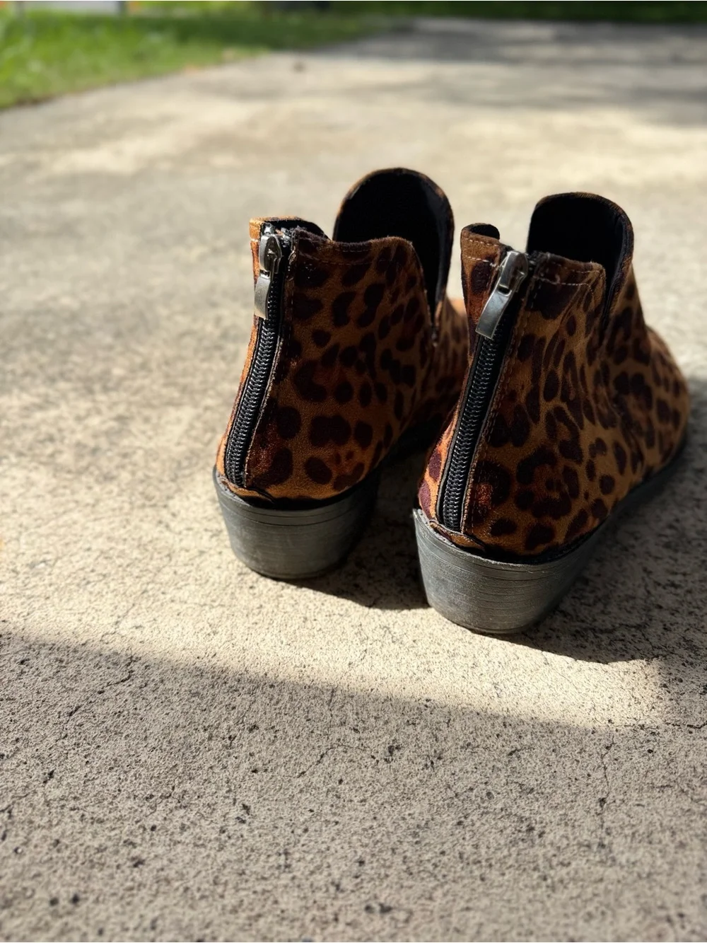 JustFab Men's Leopard Print Chukka Boots - Brown & Black